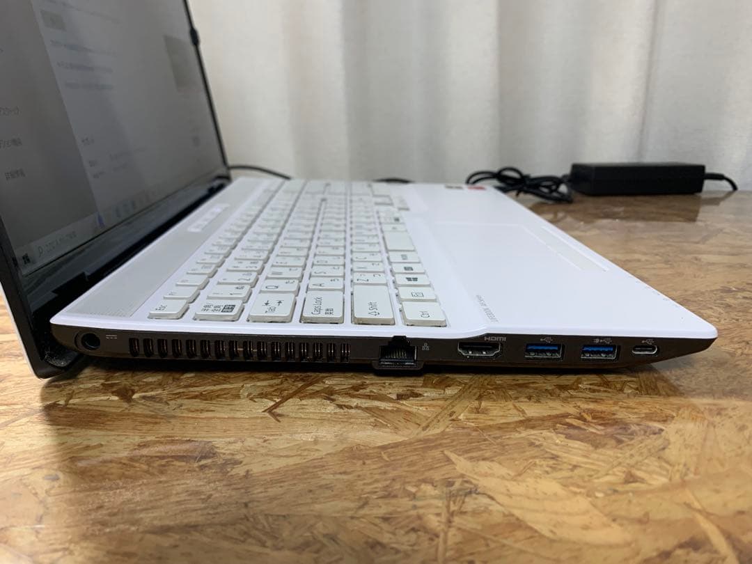 富士通 FMV AH51/E1 プレミアムホワイト