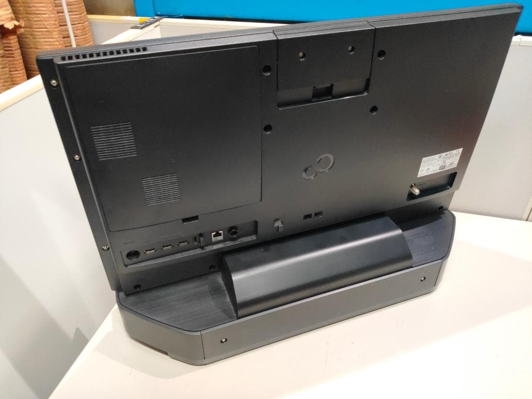 富士通☆27液晶一体化PC☆第8世代 Core i7/新品SSD☆Win11