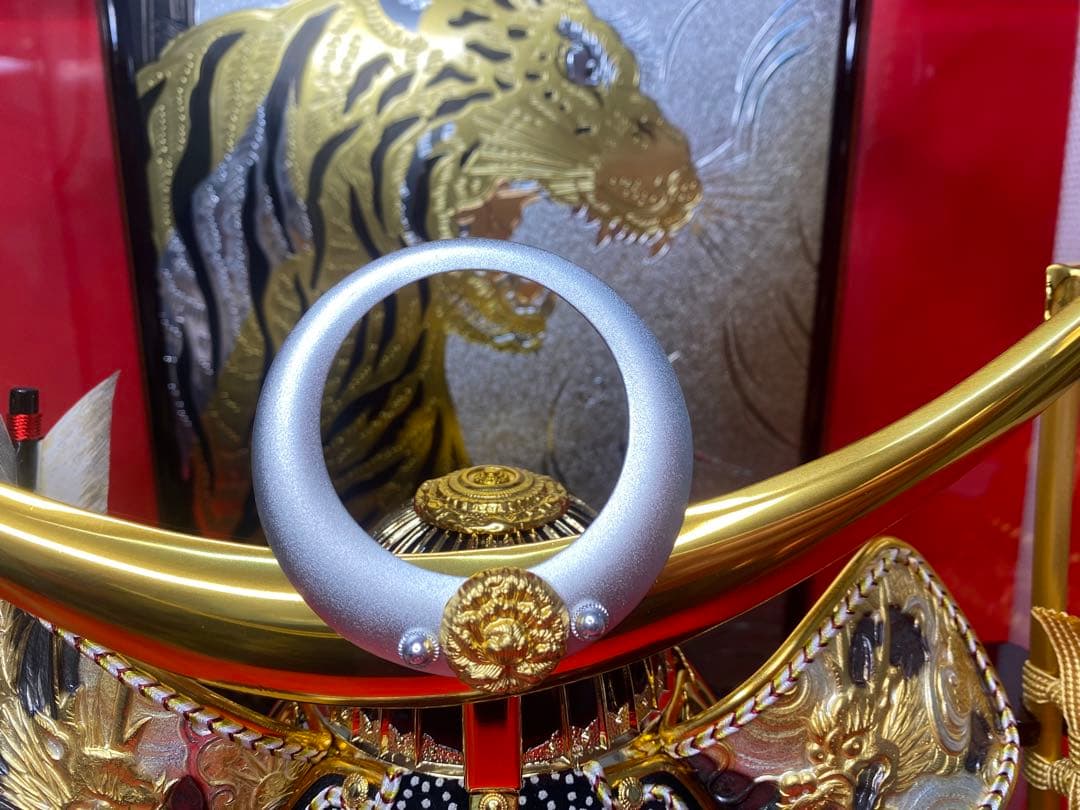 上杉謙信　五月人形　兜飾り　六角パノラマアクリルケース入