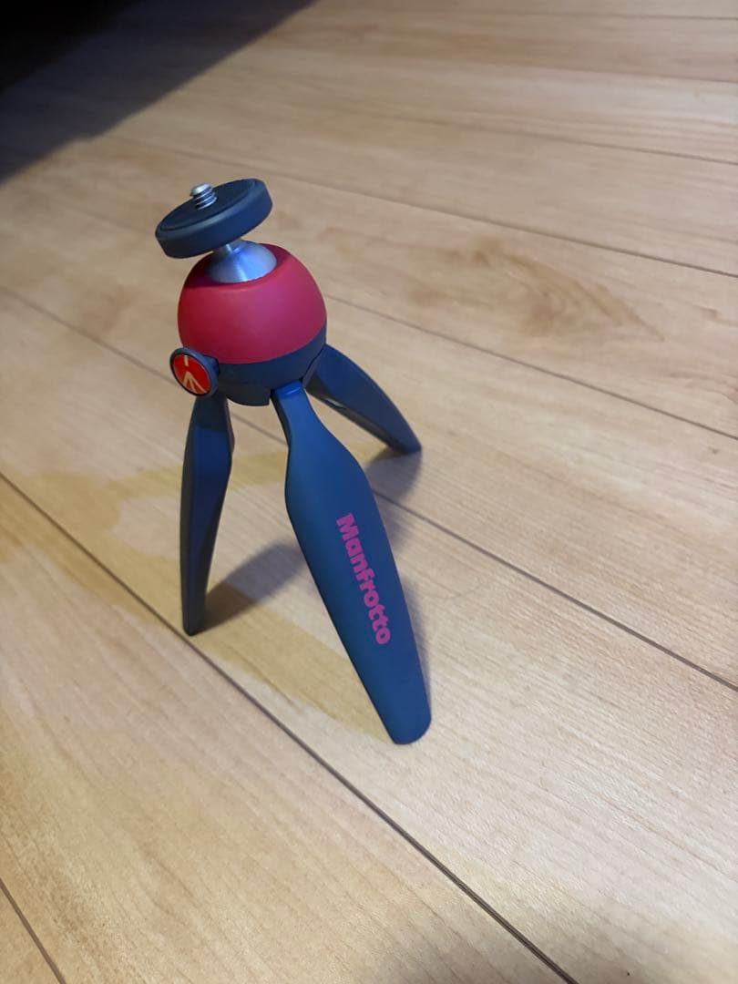 値段交渉あり！Xperia 円筒形プロジェクター 本体、及び吊り下げ式金具等。