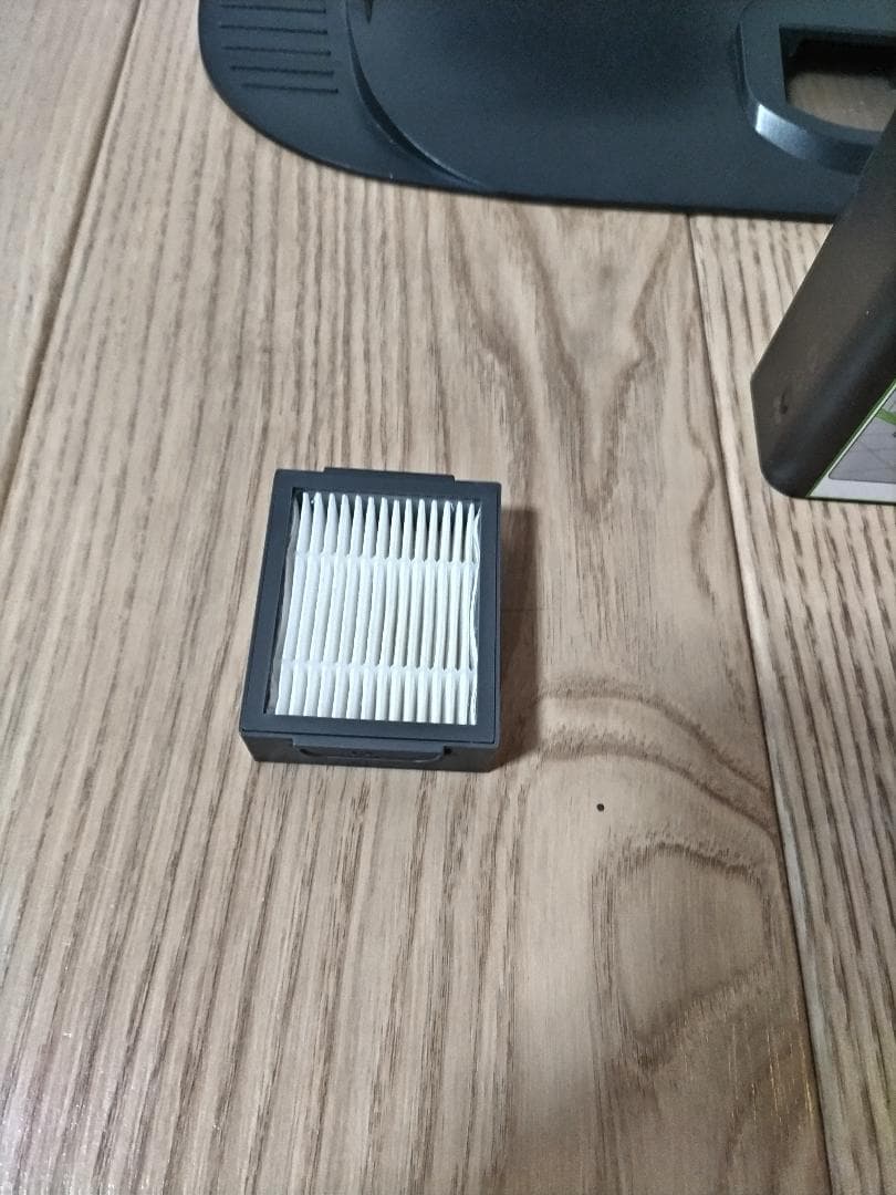 ロボット掃除機本体（ルンバi7+、2020年購入）