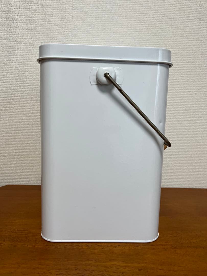 ⚫︎ マンハッタナーズ　ホーロー缶　L 収納　キャリー缶　ネコ　ホワイト