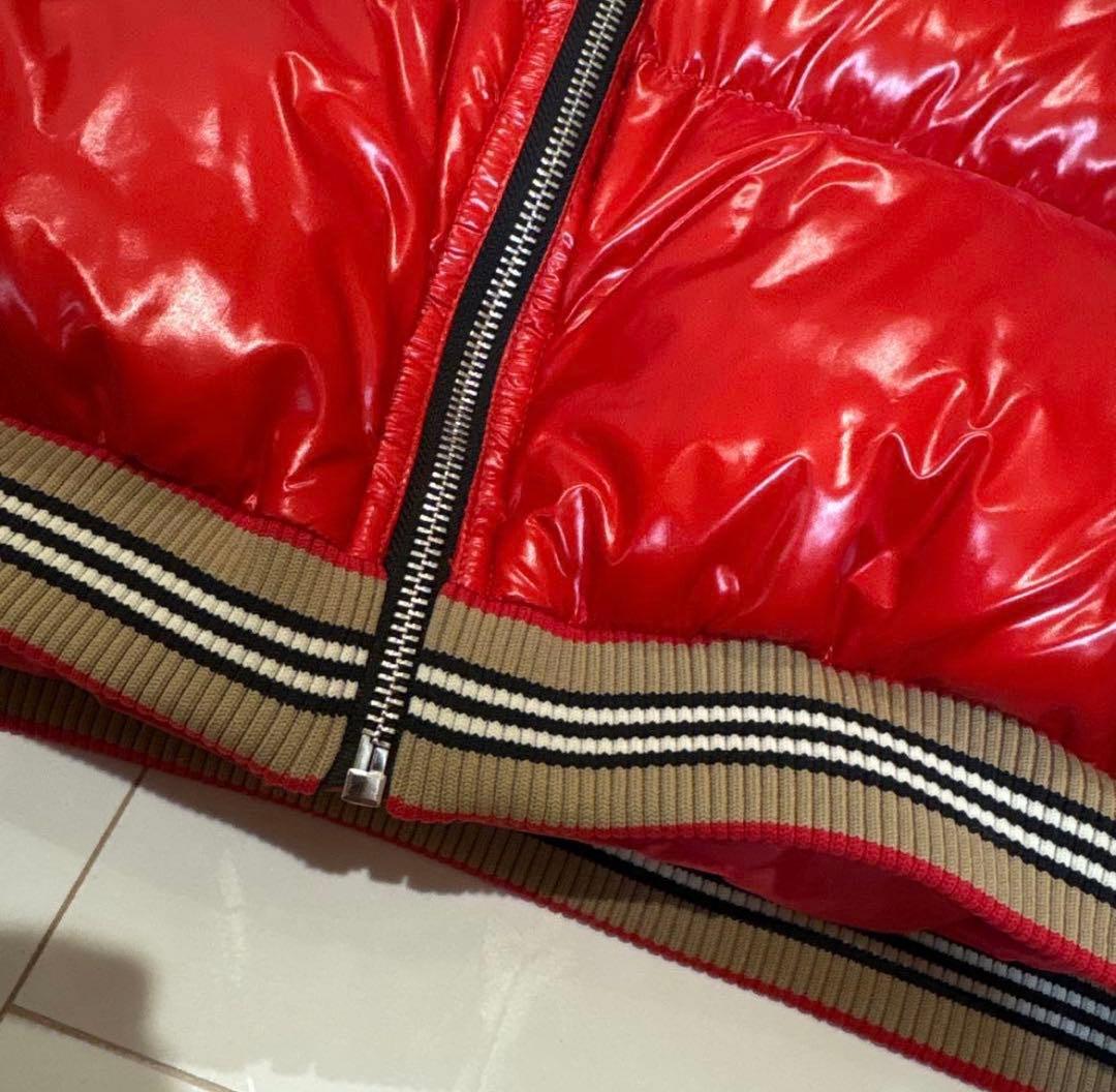 BURBERRY レッド ダウンコート フード付き