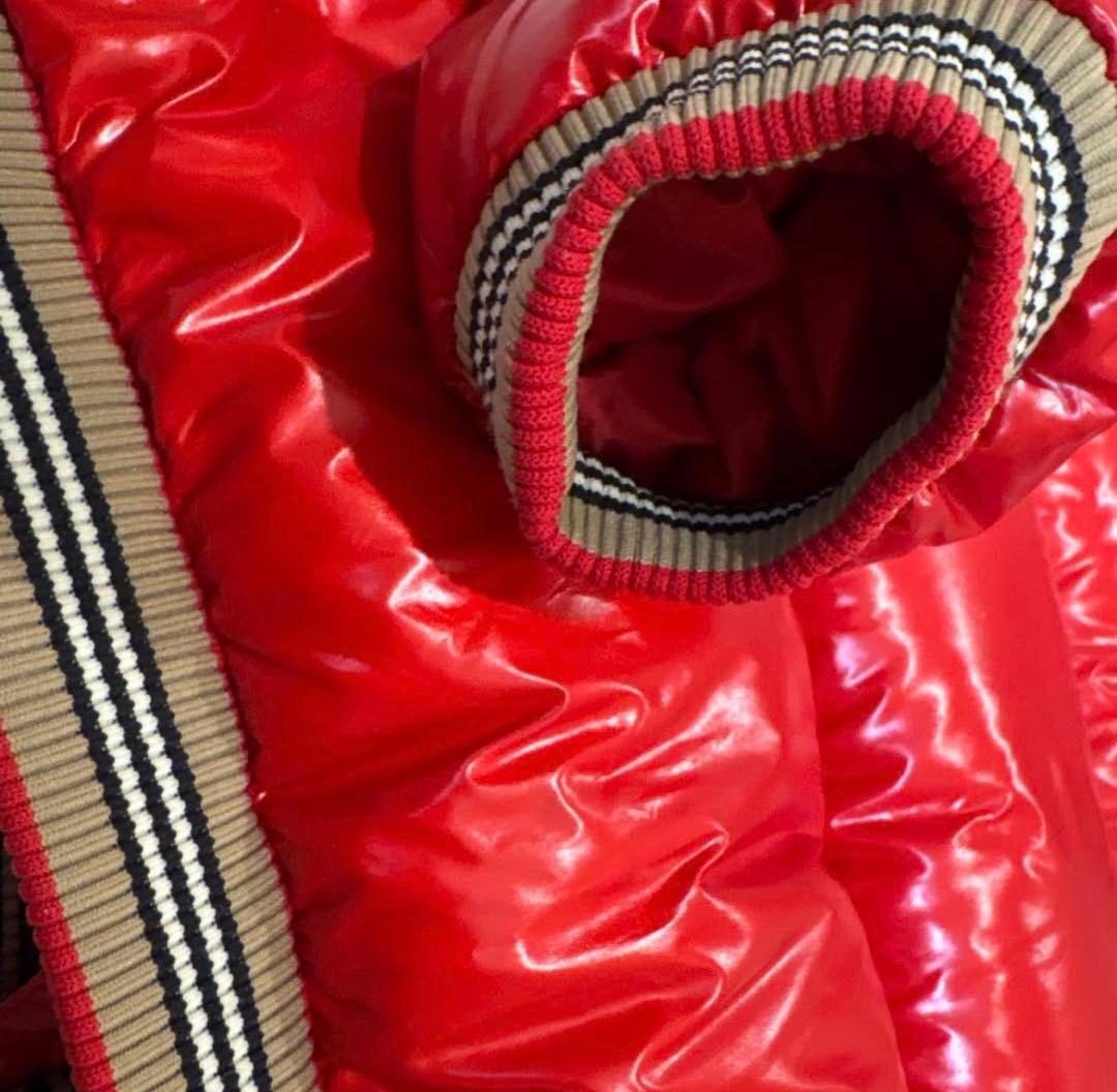 BURBERRY レッド ダウンコート フード付き