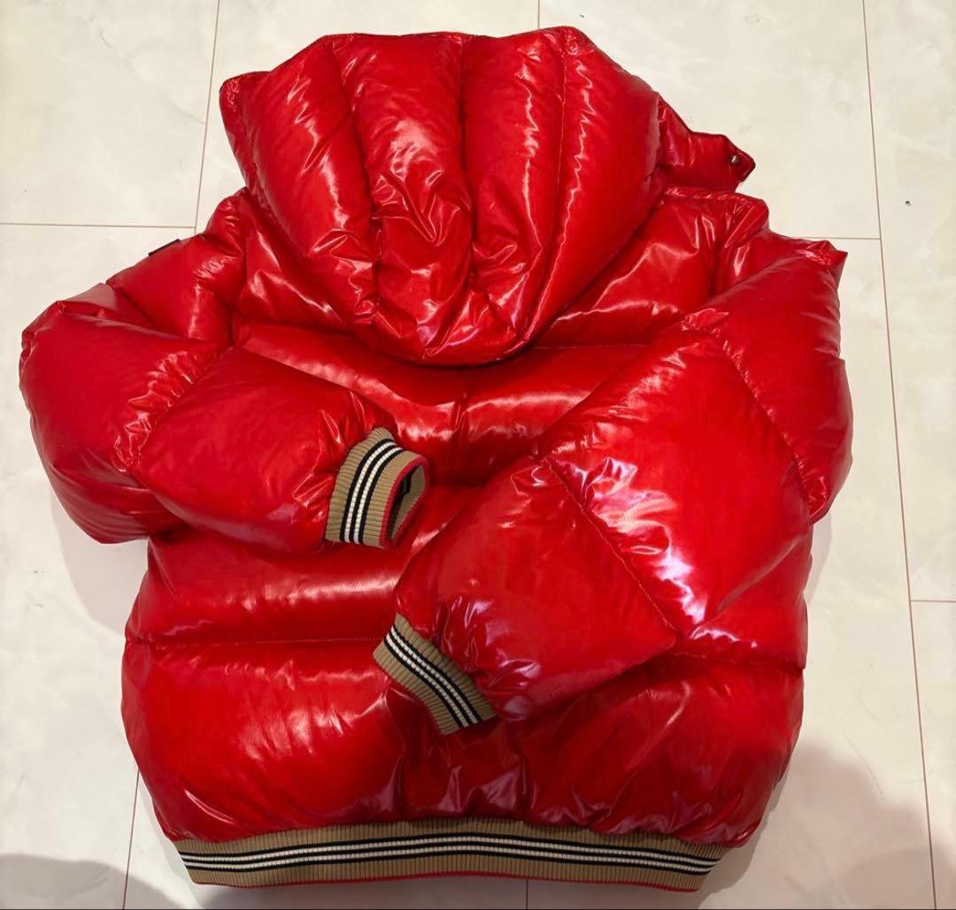 BURBERRY レッド ダウンコート フード付き