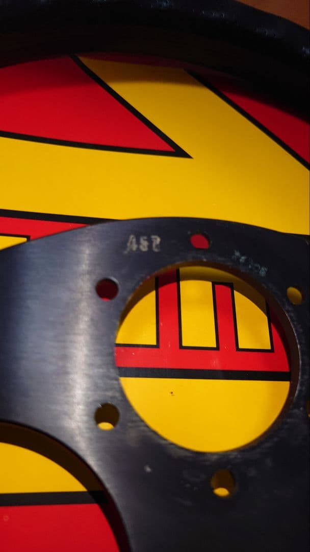 momo　ステアリング　スポーツ　レース350mm （R-11）