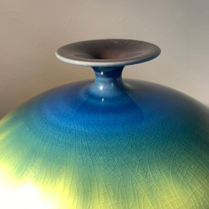 九谷焼　人間国宝 三代　徳田八十吉 (徳田正彦)「碧明釉壷」26cm 共布共箱