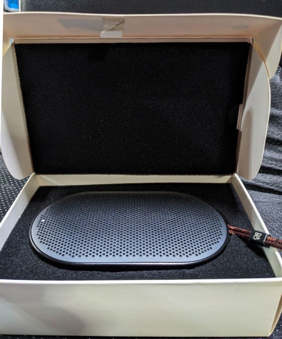 Bang & Olufsen ワイヤレスポータブルスピーカーBeoPlay P2