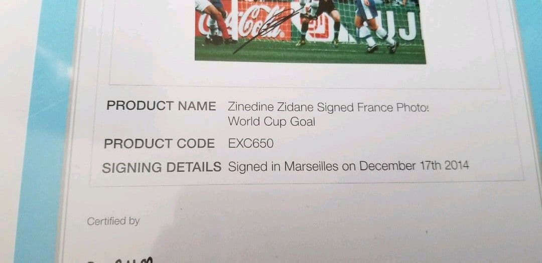 ジネディーヌ・ジダン　直筆サイン　写真　サイン　ジネディーヌ・ヤジッド・ジダン
