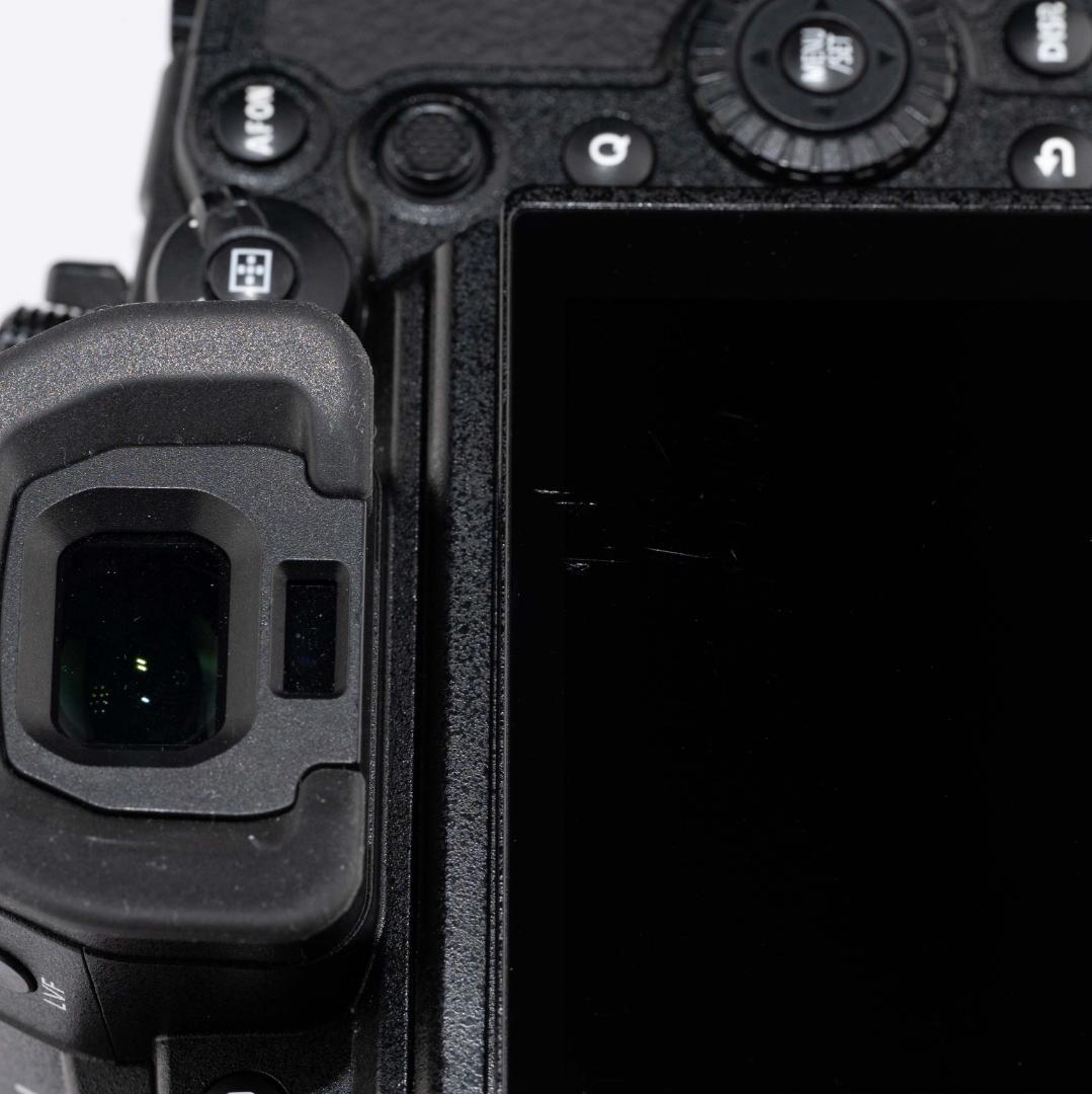 LUMIX GH6 Neewerケージ・サイドグリップ付　2/4までセール価格