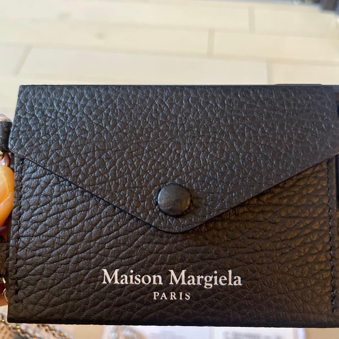新品・未使用チェーン付きMaison Margiela iPhoneケース