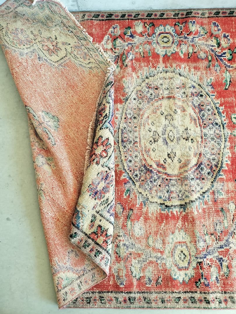 大判/シャビーレッドのヴィンテージトルコラグ　No.733