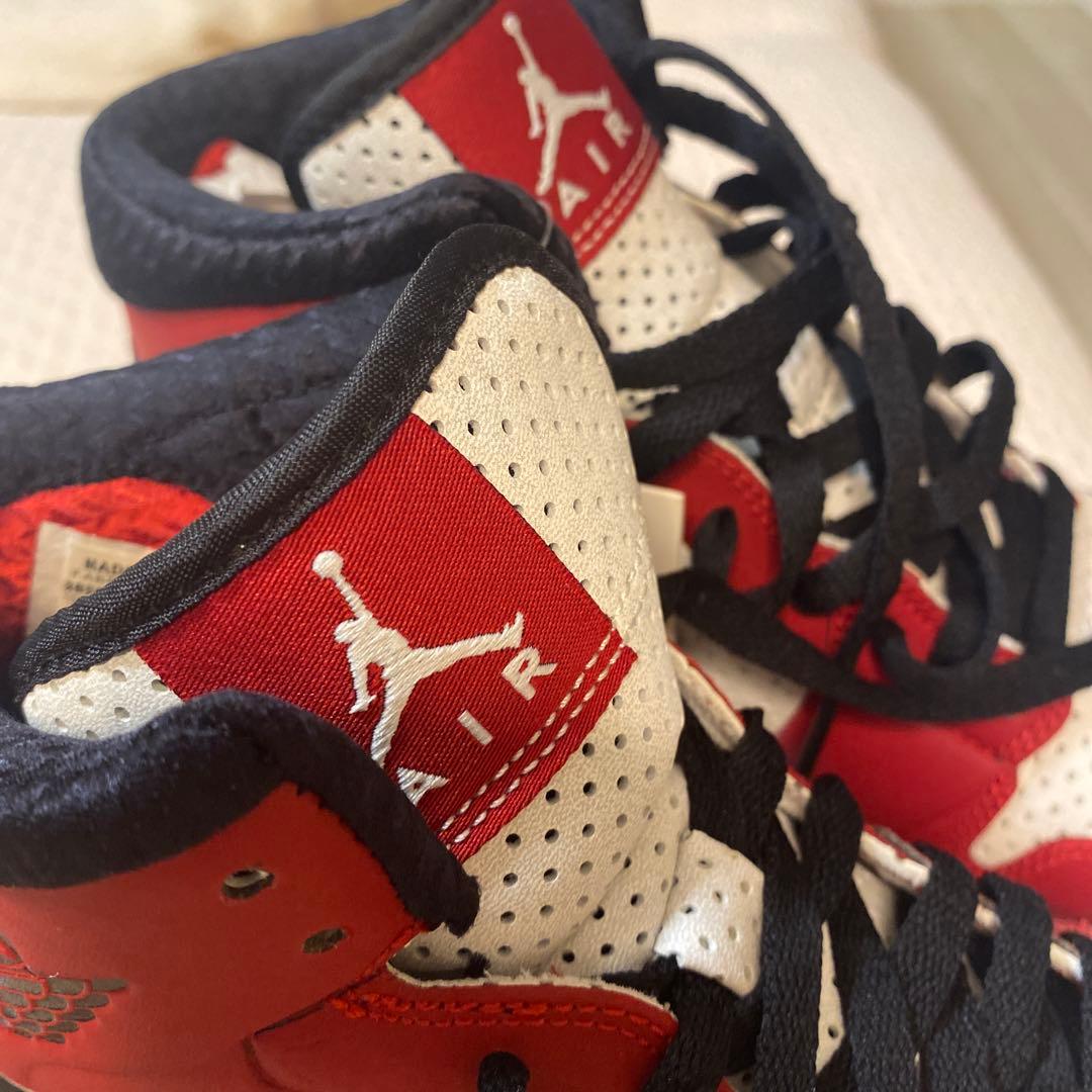 Air Jordan ハイカットシューズ 赤/白/黒