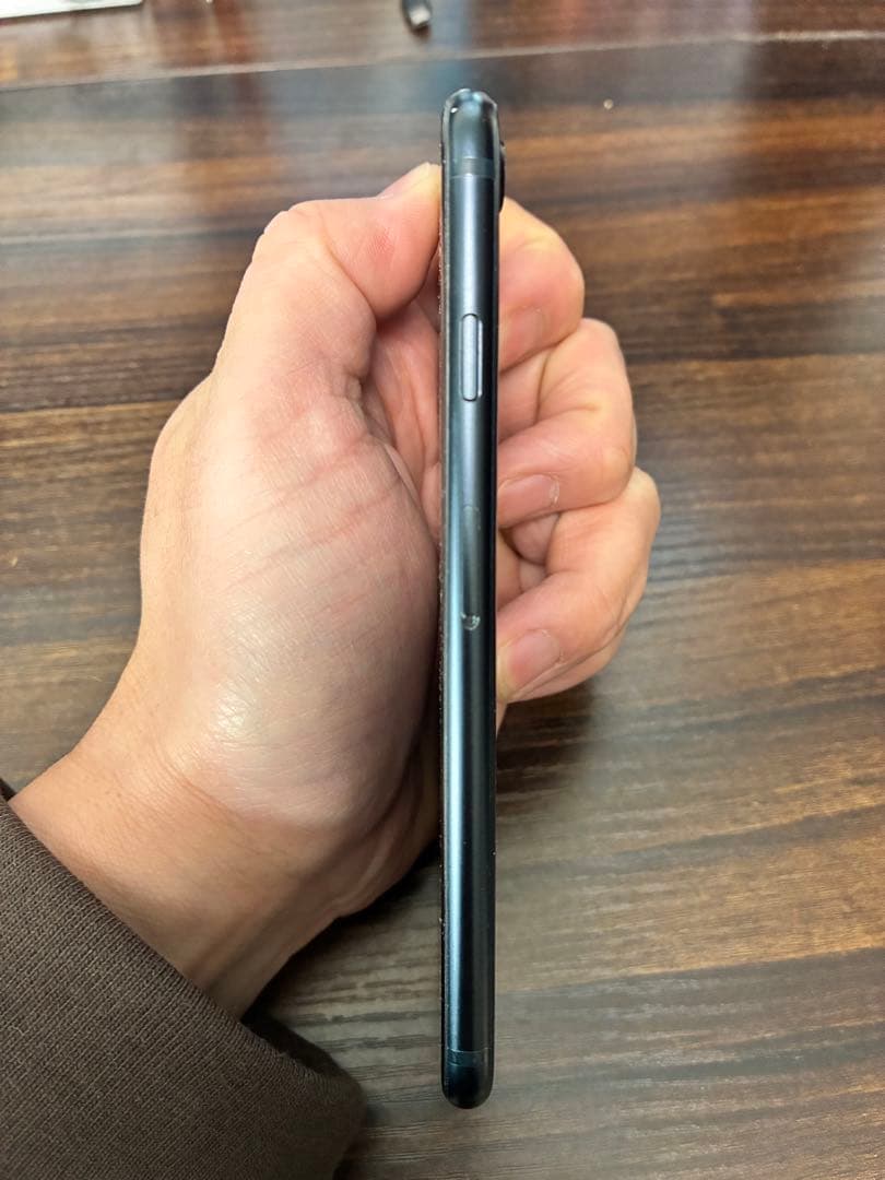 【iPhone SE 3】128GB ミッドナイト （第3世代） おまけ付