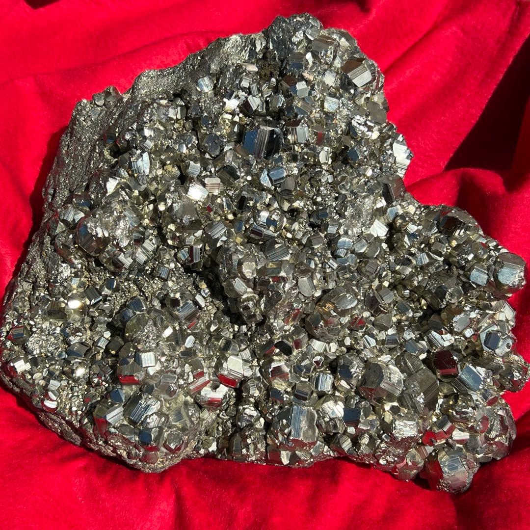 金ピカ 極大15.59kg✨ゴールドの輝き✨邪気祓い、金運招来✨パイライト 原石