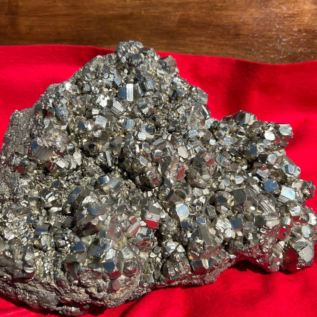 金ピカ 極大15.59kg✨ゴールドの輝き✨邪気祓い、金運招来✨パイライト 原石