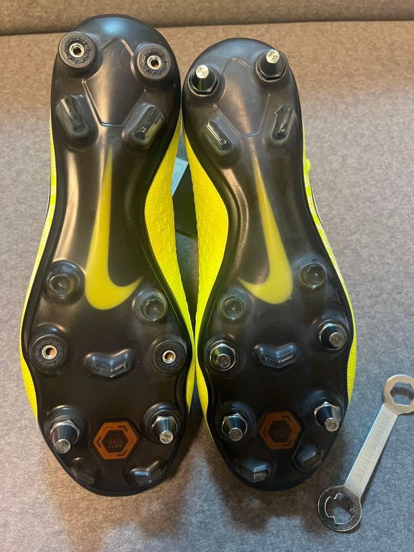 【値引相談可】ナイキ　ファントムVSNエリート