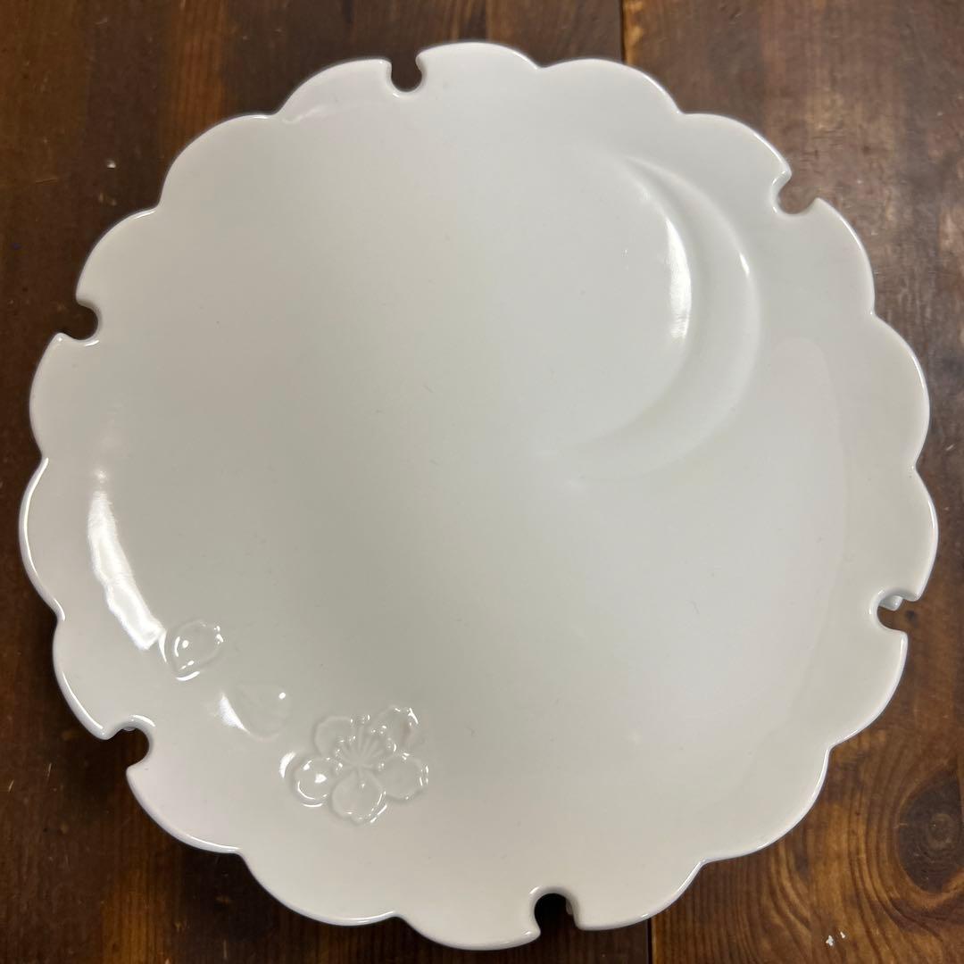 有田焼 白磁　彫雪月花文　花伝作　銘々皿　４枚
