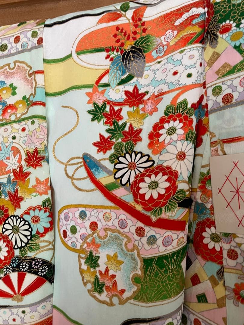 新品　未使用　高級　正絹　着物　七五三　お宮参り　しつけ付き　女子　古典柄　和柄
