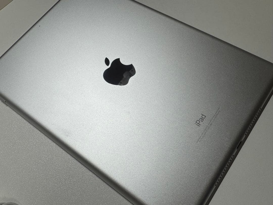 【極美品】Apple iPad 第6世代 Wi-Fi 32GB