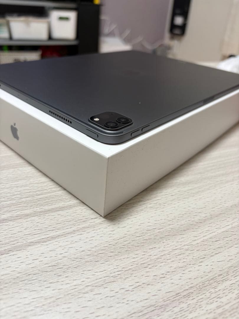 iPadPro12.9第5世代128GBWi-Fi フィルム貼付