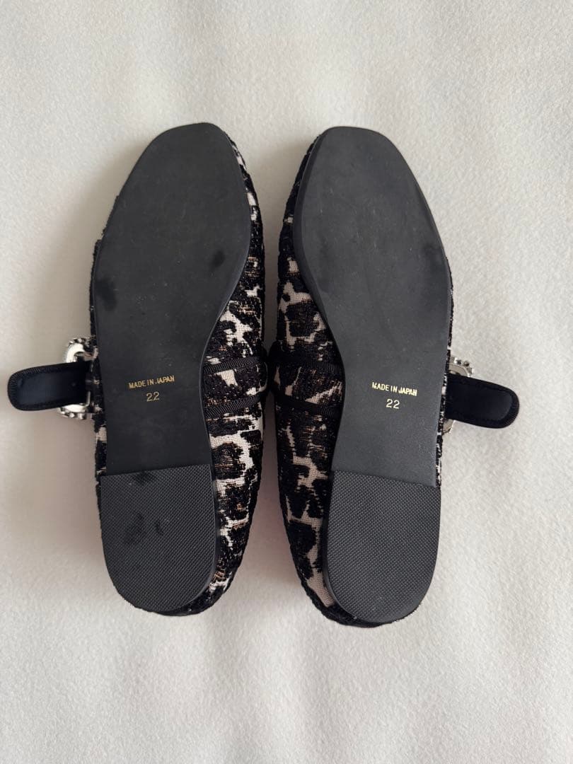 美品ヒョウ柄 ビジュー付きバックルストラップ