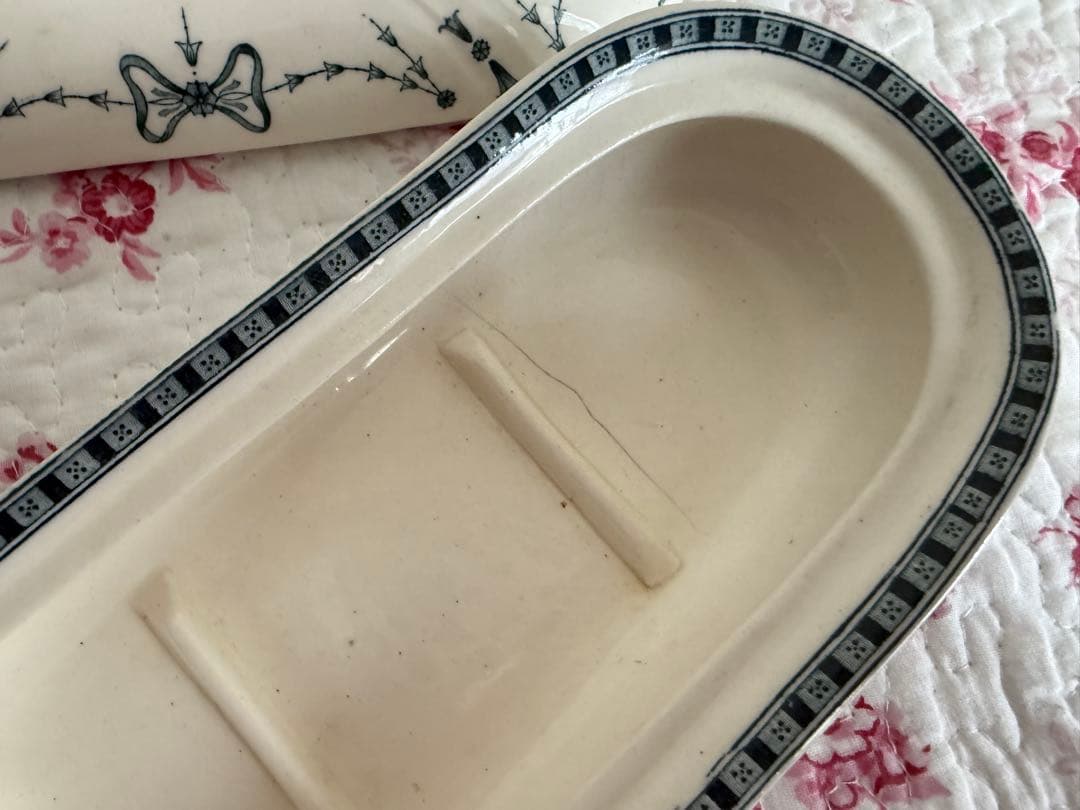 フランスアンティーク　エミール・ブルジョア　陶器製の歯ブラシケース