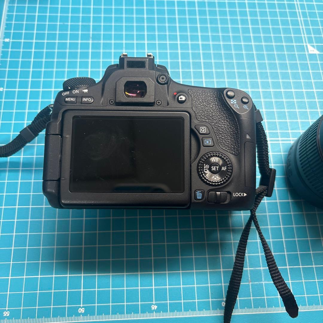 Canon EOS 8000D デジタル一眼レフカメラ レンズ付き