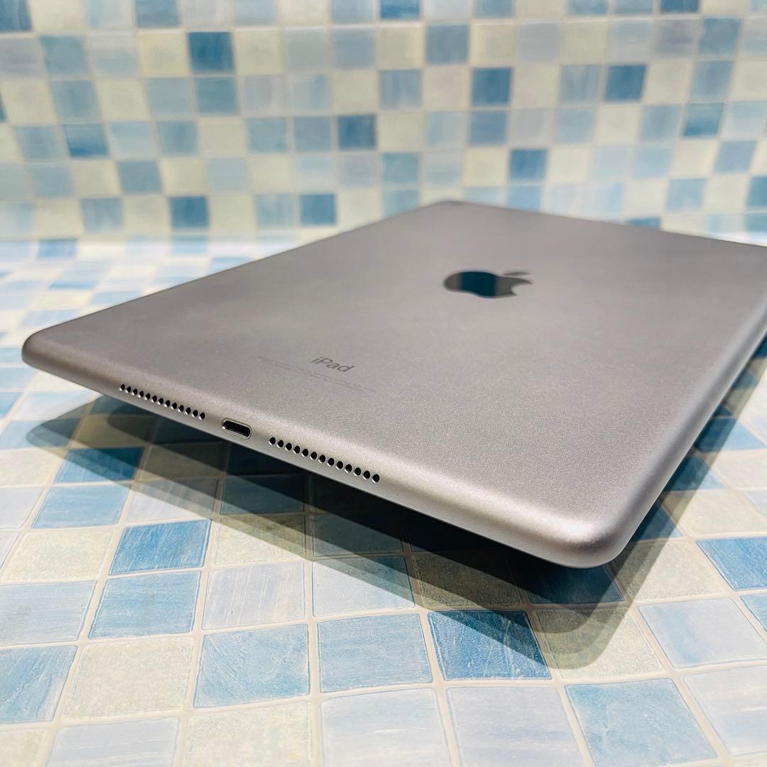 Wi-Fi iPad 第6世代 本体 32GB シルバー 電池良好