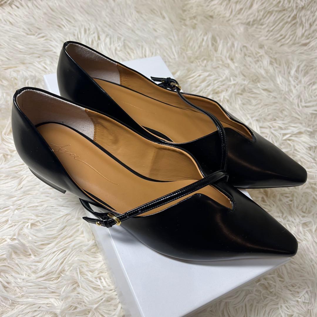 【新品未使用】Aga スムース レザー パンプス ストラップ ローヒール