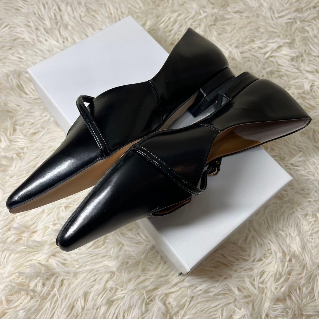 【新品未使用】Aga スムース レザー パンプス ストラップ ローヒール