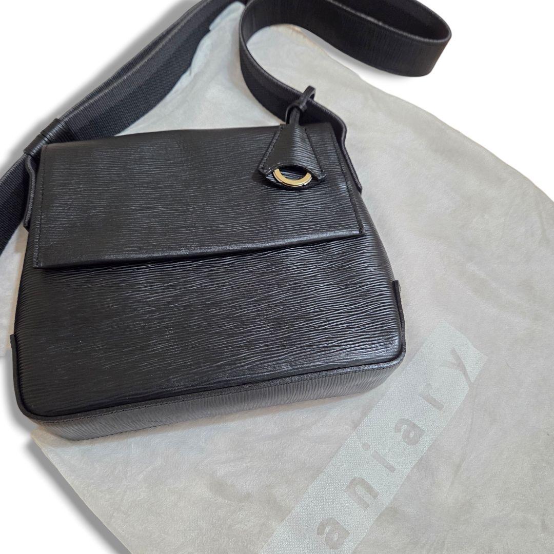 【極美品】aniary アニアリ　ウェーブレザー　ショルダーバッグ　ブラック