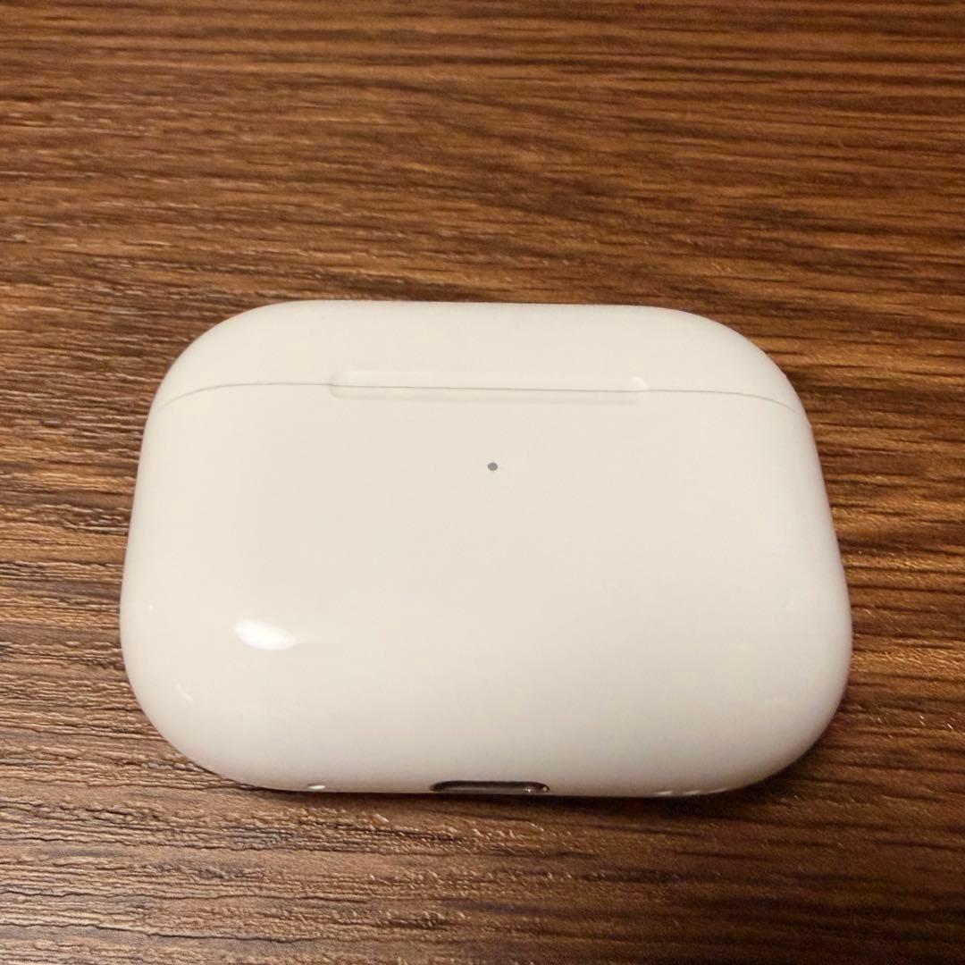 AirPods Pro 2 イヤホン 本体と専用ケース付き