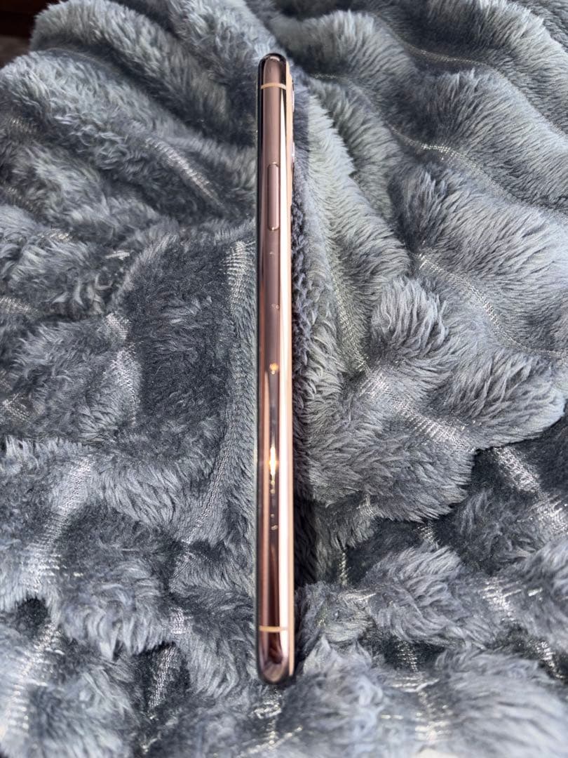 【美品】スマートフォン 本体　iPhone11 promax 64GBゴールド