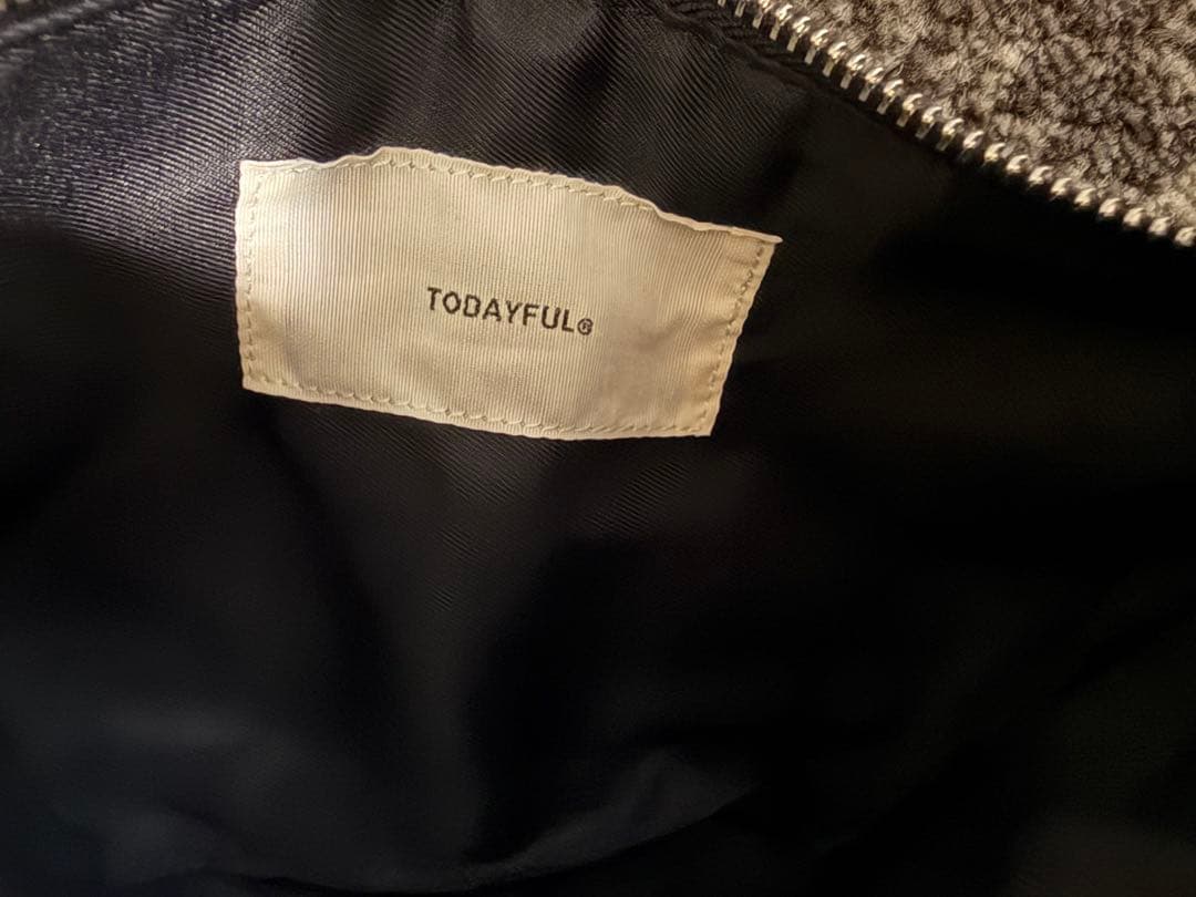 美品　TODAYFUL レザーラップバック 定価　22,000円