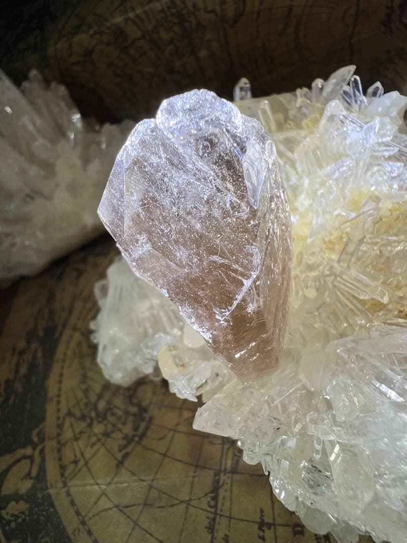 て*う様 龍脈の精髄 ― 煙水晶「山の幻影を宿す結晶」※売上の一部を保護猫活動に