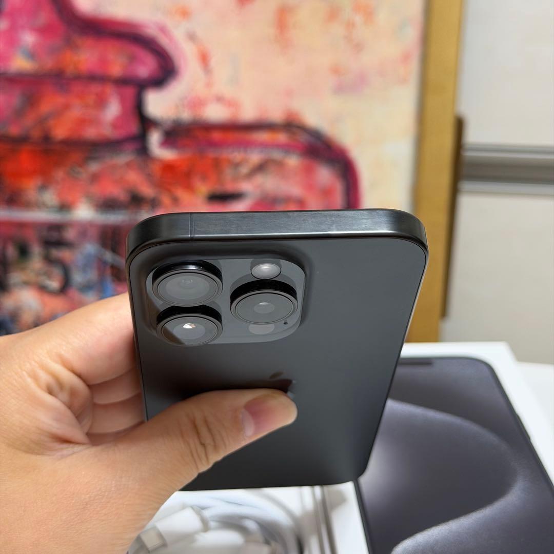 【傷なし美品】Apple iPhone15Pro 256GB ブラックチタニウム