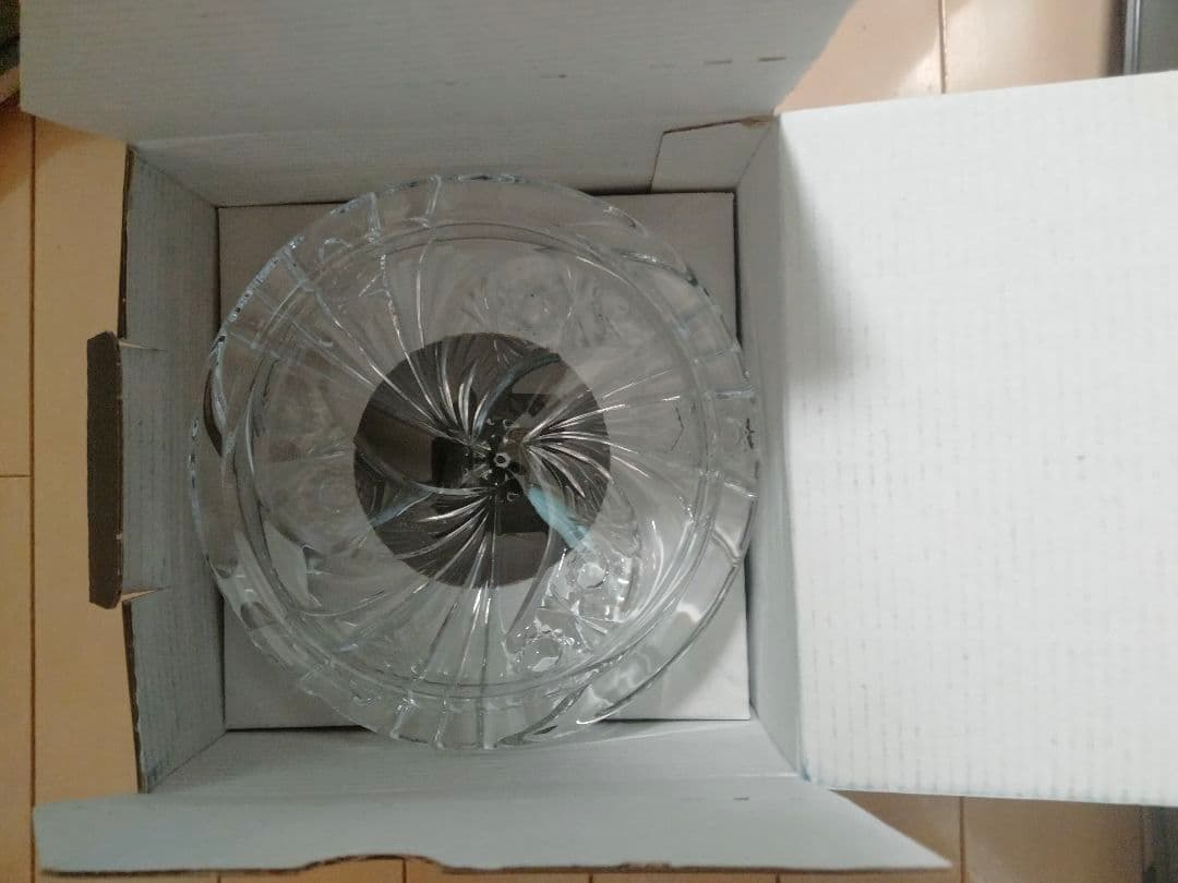 Bohemia  Crystal 蓋付きボウル