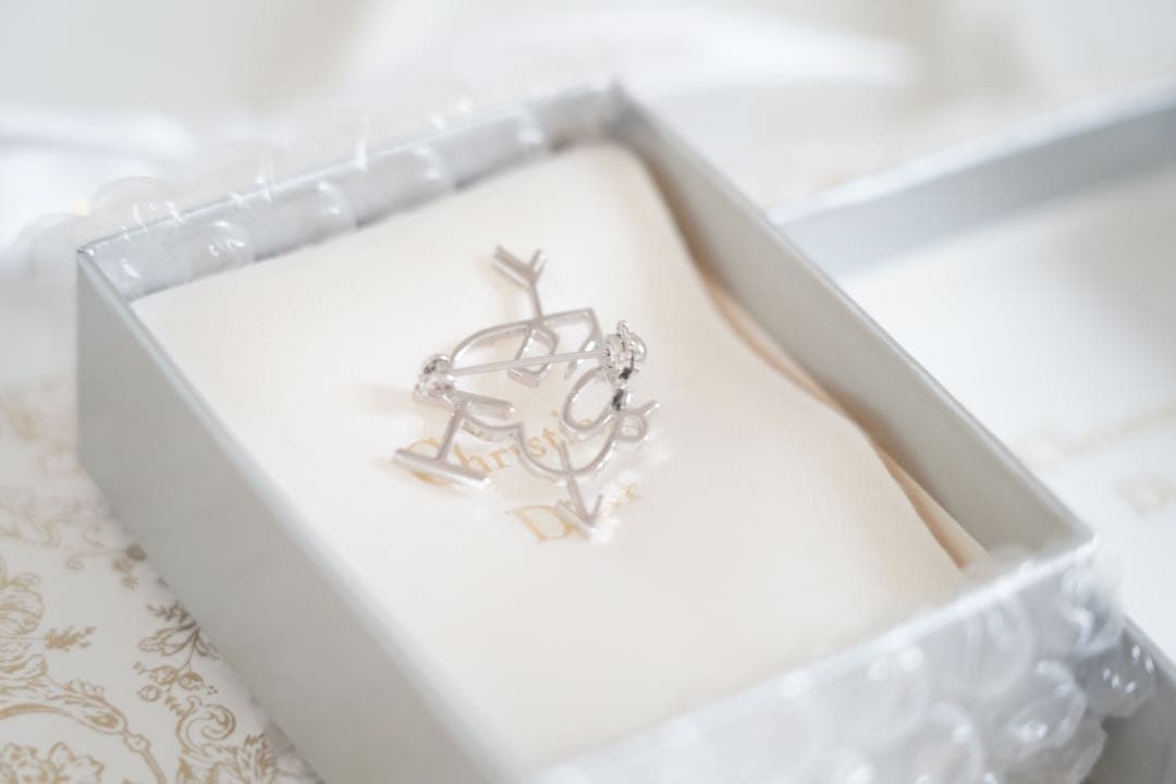 未使用に近い Dior　アイラブディオール ハートアンドアロー ブローチ