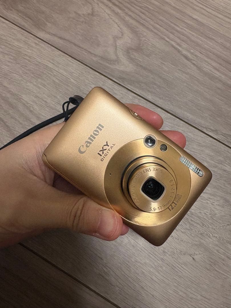 キヤノンデジカメ　Canon IXY DIGITAL 210 IS ゴールド