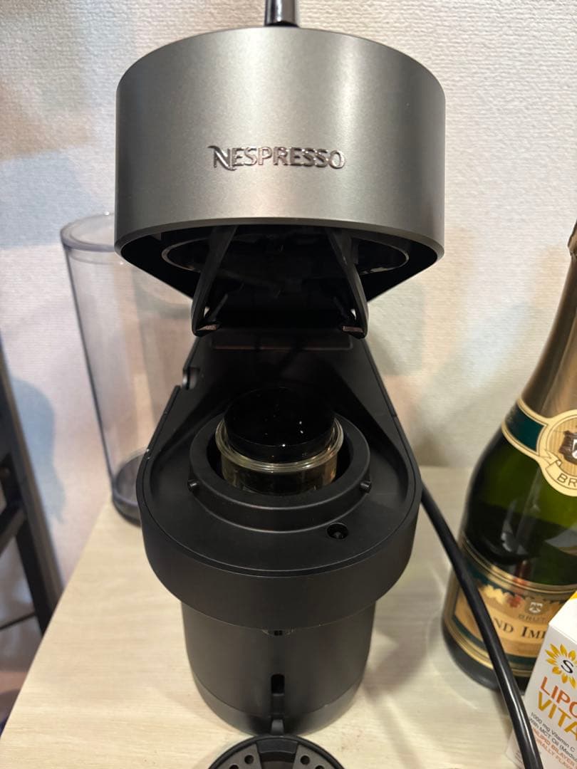 コーヒーメーカー・エスプレッソマシン Nespresso Vertuo Pop+ GCV6-TI-W