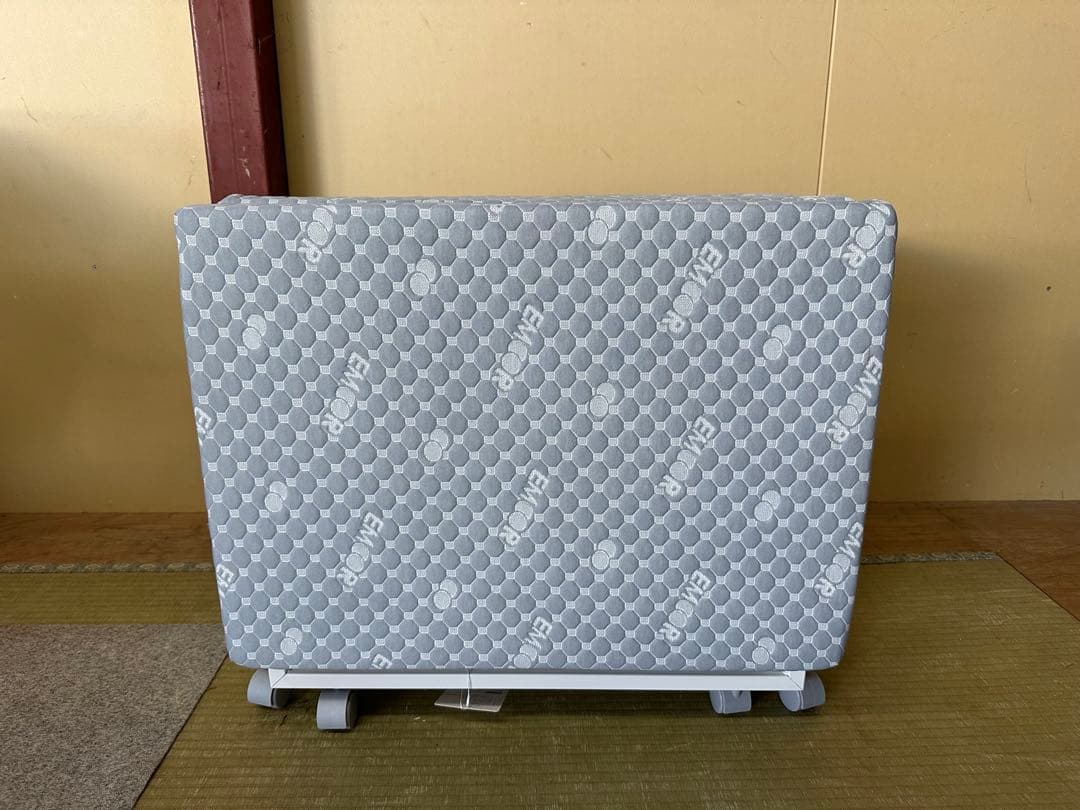 美品　EMOOR MEHOL COMPACT 折りたたみベッド マットレス