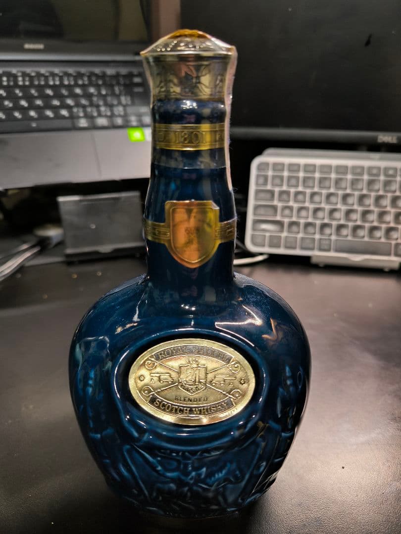 ★未開栓★シーバス・ブラザーズロイヤル・サルート21年700ml★青陶器★箱付き