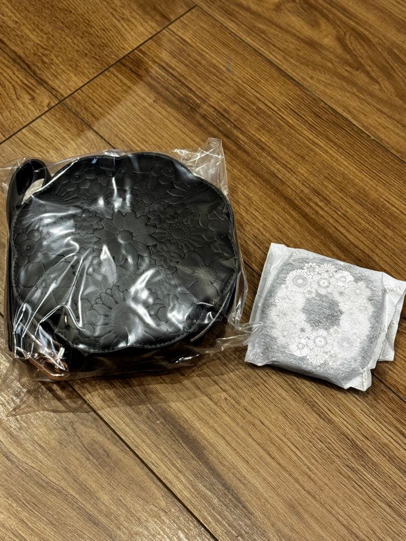 【新品未使用】コスメデコルテ 2025クリスマスコフレ シャドウ ポーチのみ