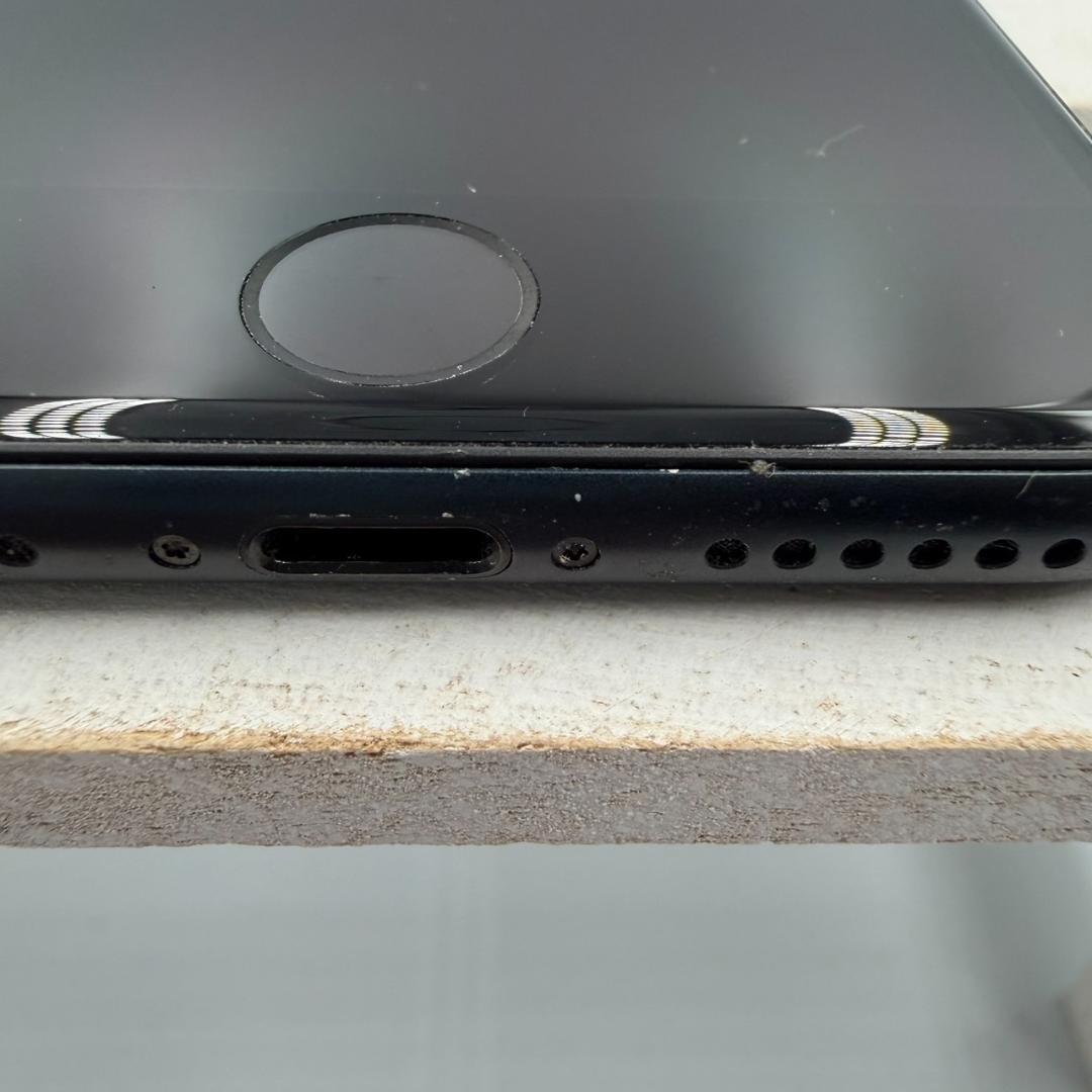 iPhone SE第3世代 64GB ミッドナイト 393