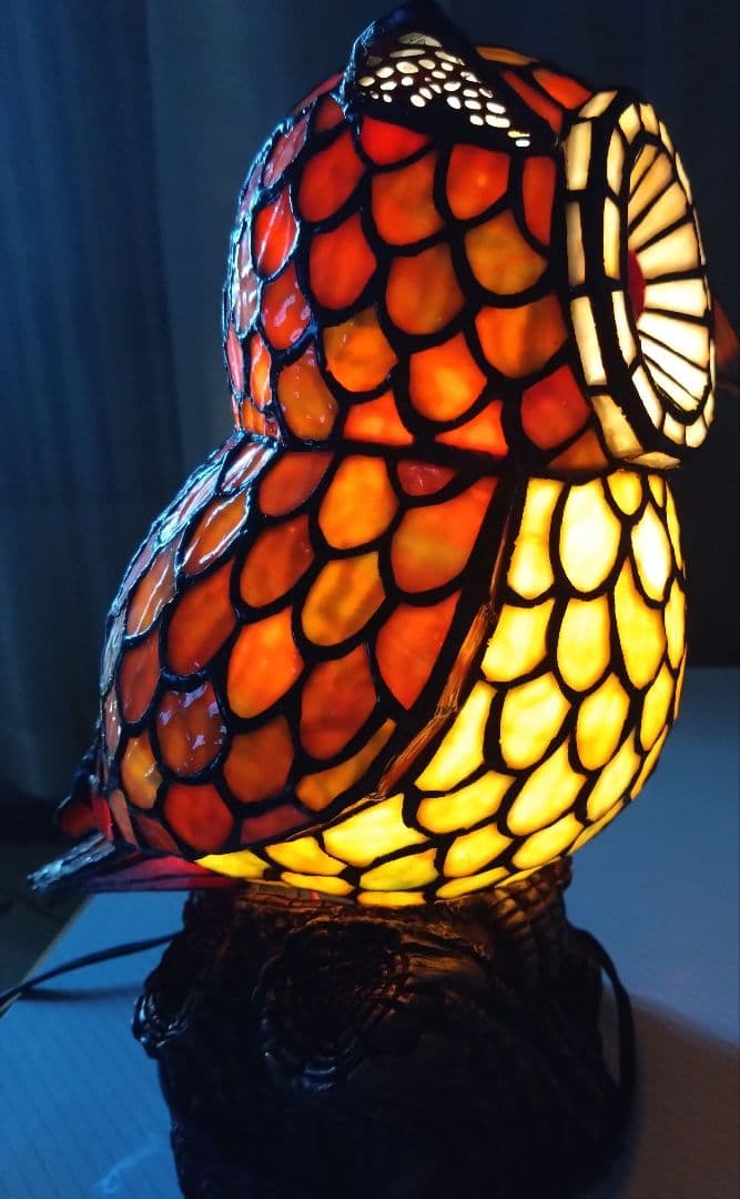 フクロウ型ステンドグラスランプ
