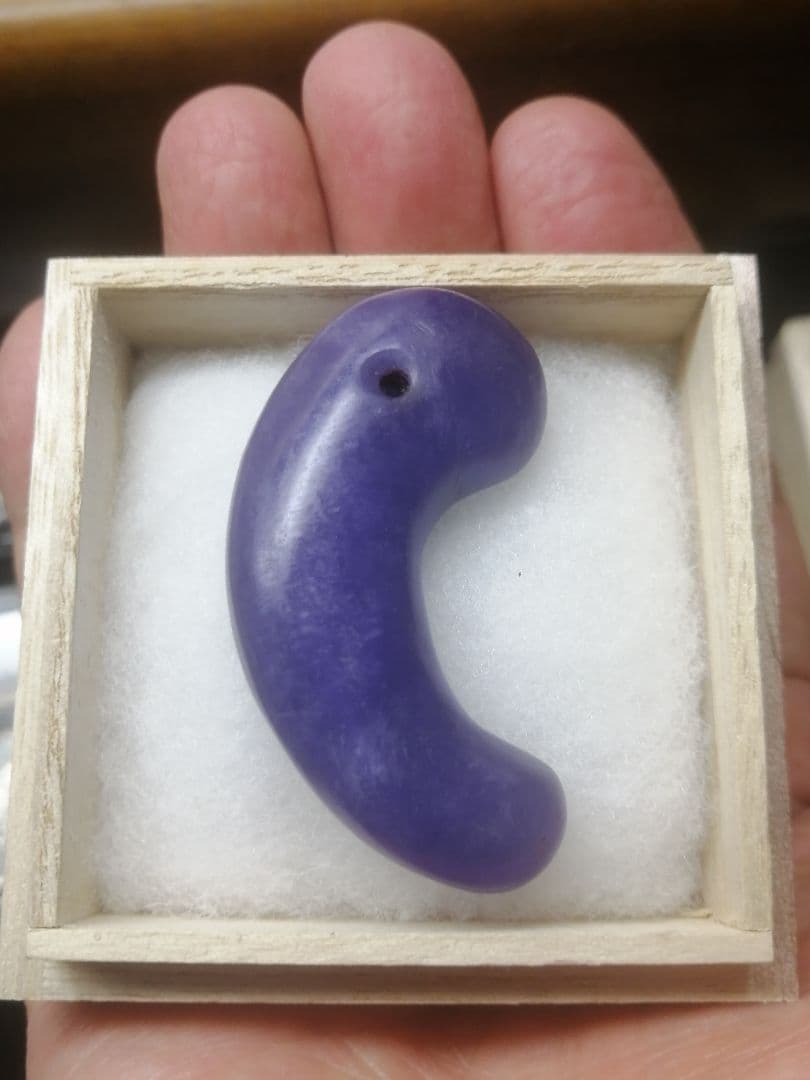 ★【ジャッキー】古墳期　『糸魚川紫翡翠勾玉』5.20cm。超琅玕翡翠。宝石