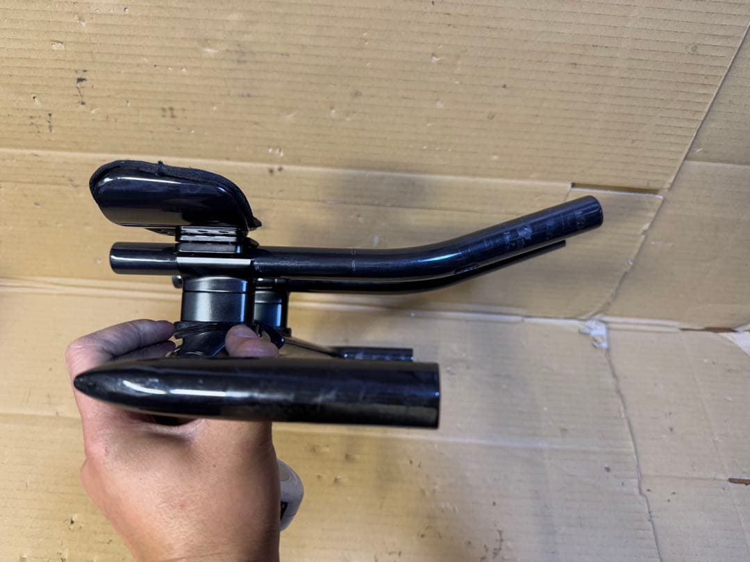 TTバイク　フルカーボン　ハンドル