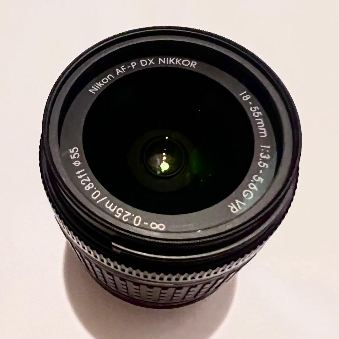 【未使用に近い】 D5600 ダブルズームキット 撮影280回 カメラバック付