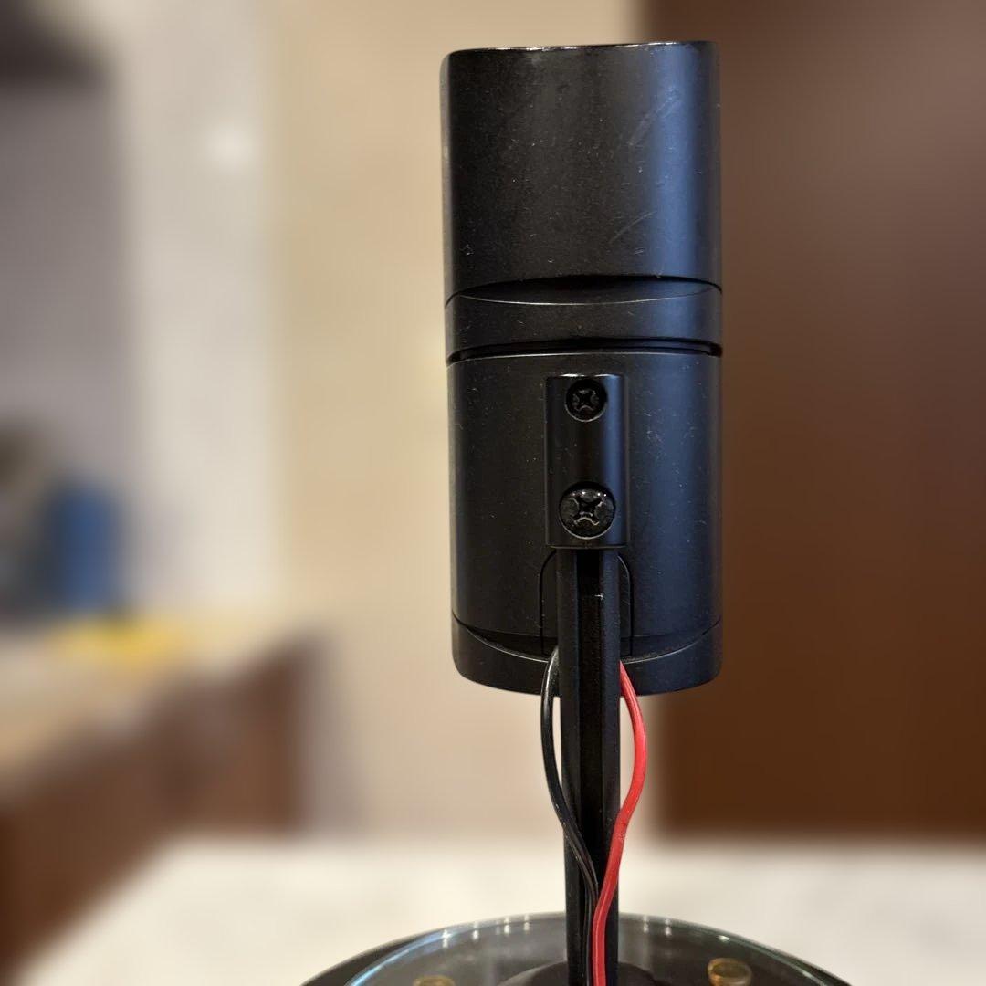 BOSE　キューブサテライトスピーカー ガラススタンド付き